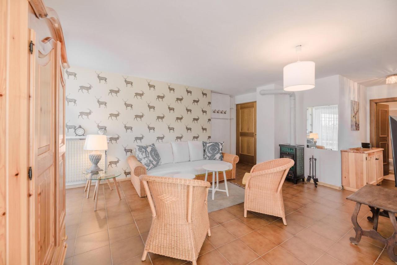 Renoviertes Apartment Mit Terrasse An Der Piste Mit Kostenlosen Wifi Carezza al Lago Esterno foto